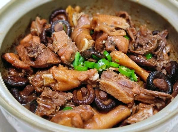 香菇鸡煲怎么做？