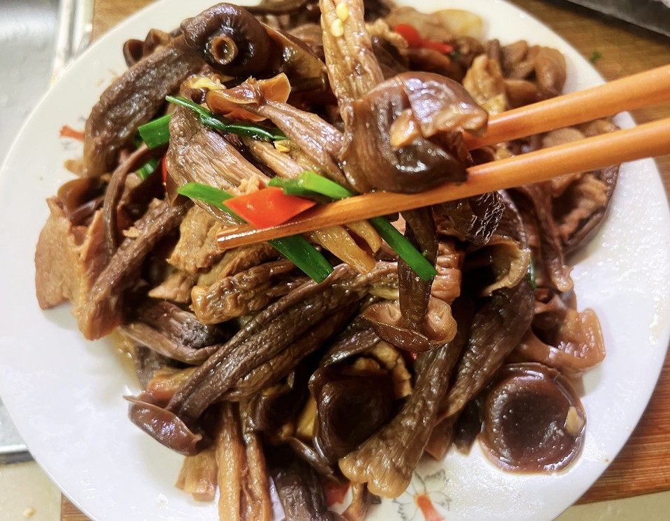 鹿茸菇炒肉怎么做？
