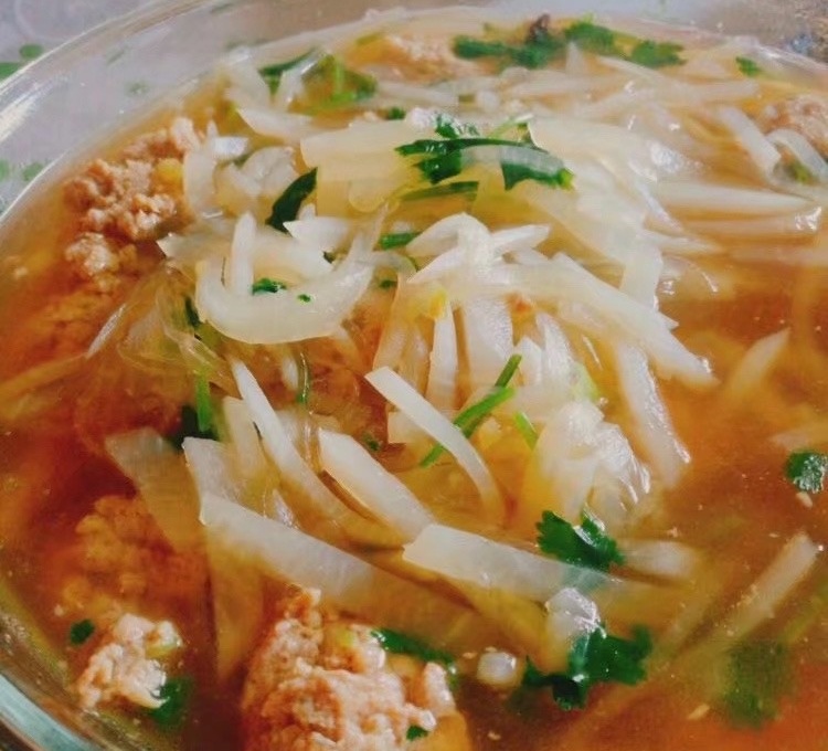 白萝卜丝肉丸汤