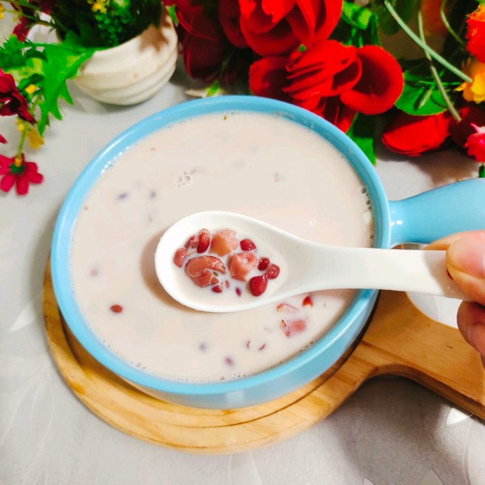 红豆牛奶莲子粥
