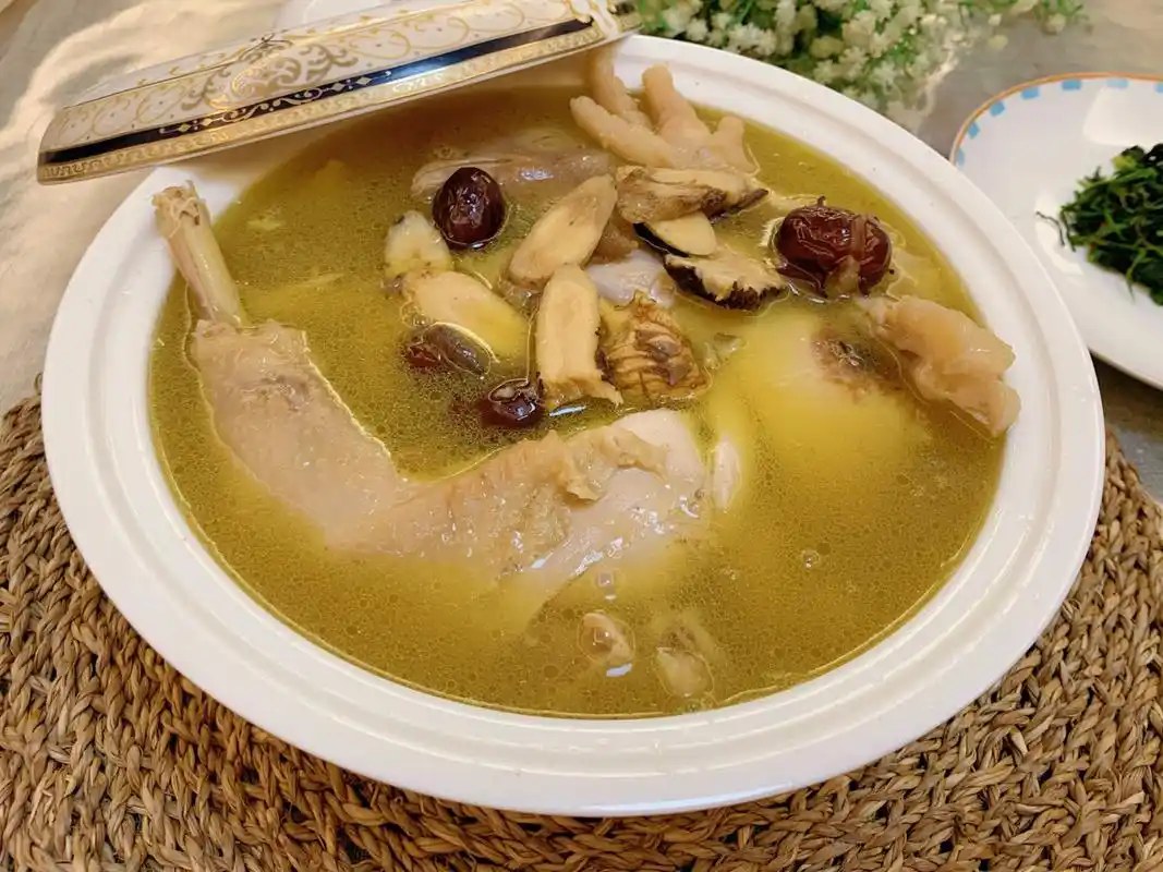 黄芪当归补血鸡腿汤做法介绍 有增强造血的功效
