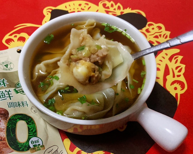 鲜肉扇贝馄饨