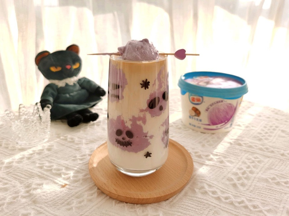 万圣节捣蛋鬼香芋冰淇淋拿铁怎么做？