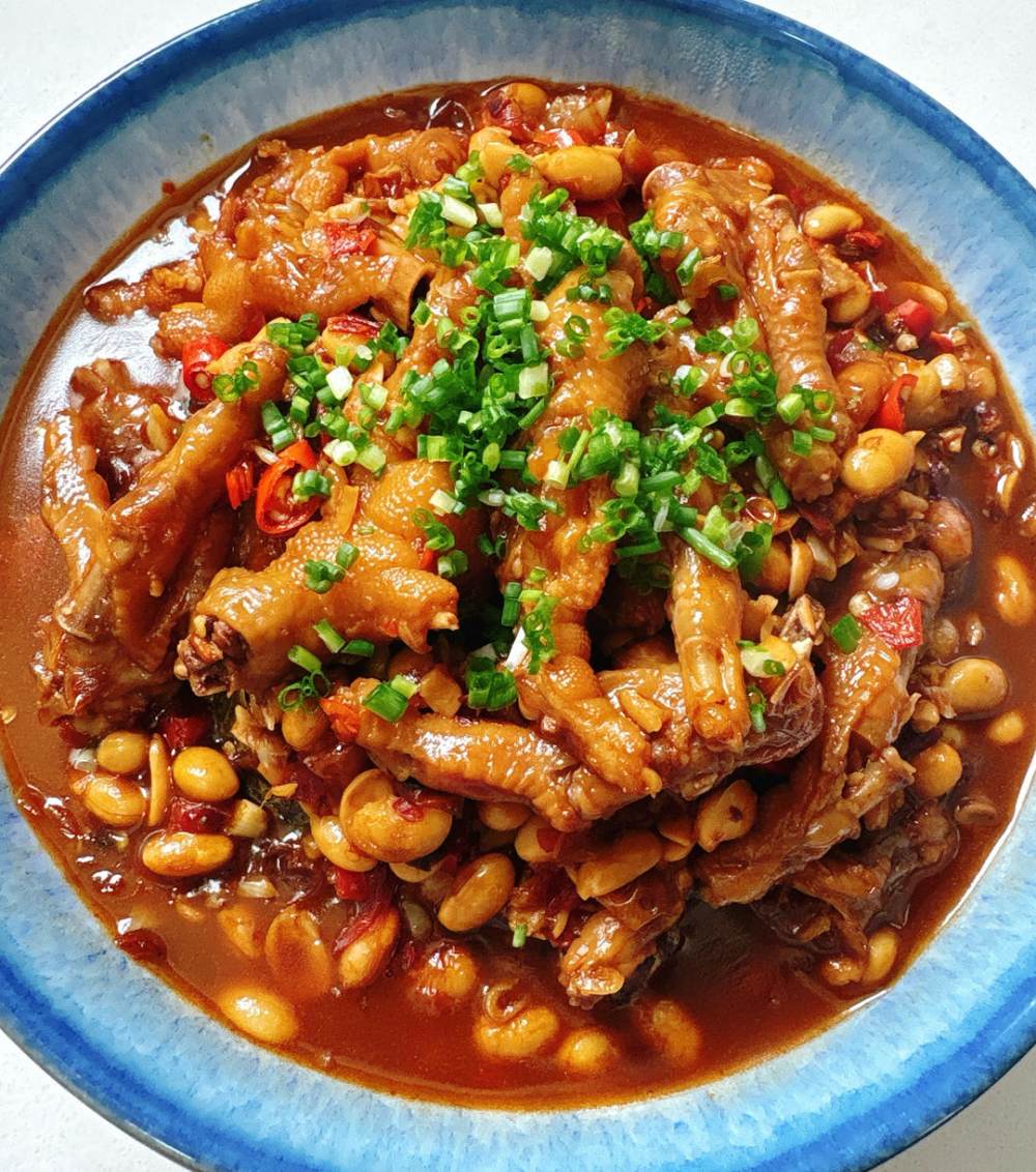 软糯又好吃的黄豆焖鸡爪