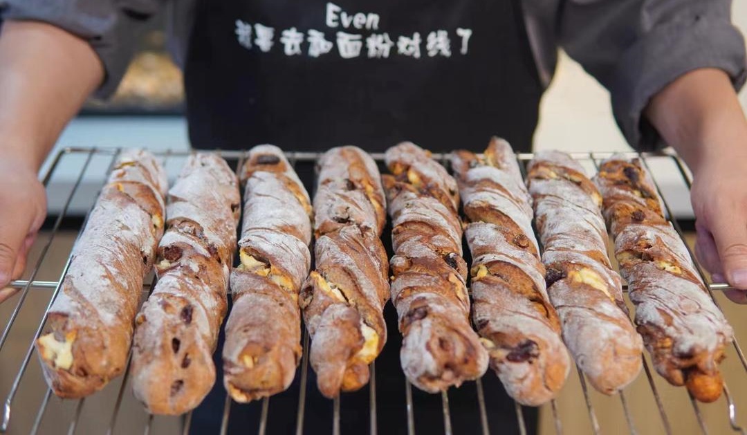 像一根树枝的面包，网红店招牌坚果棒！