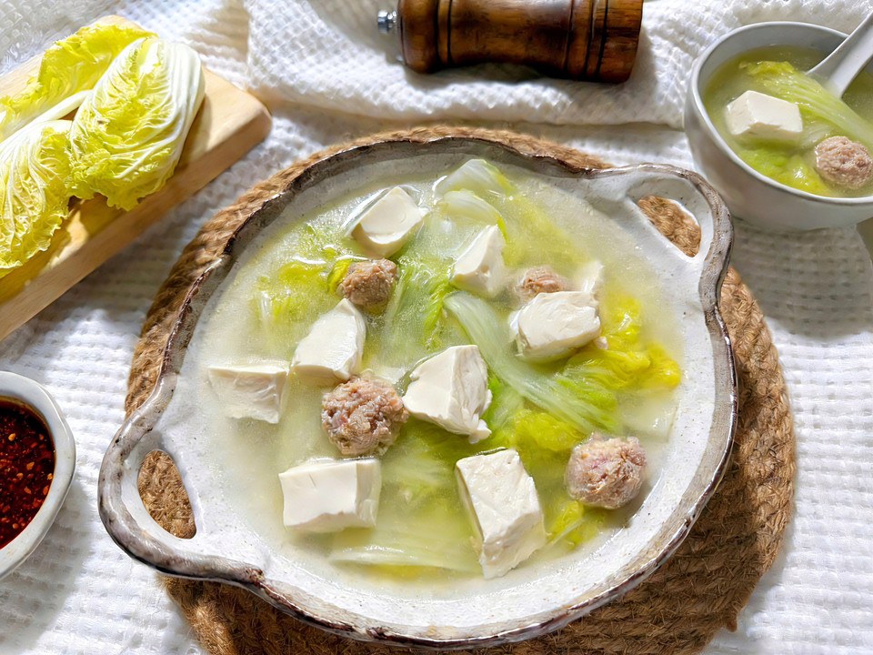 白菜肉丸豆腐汤