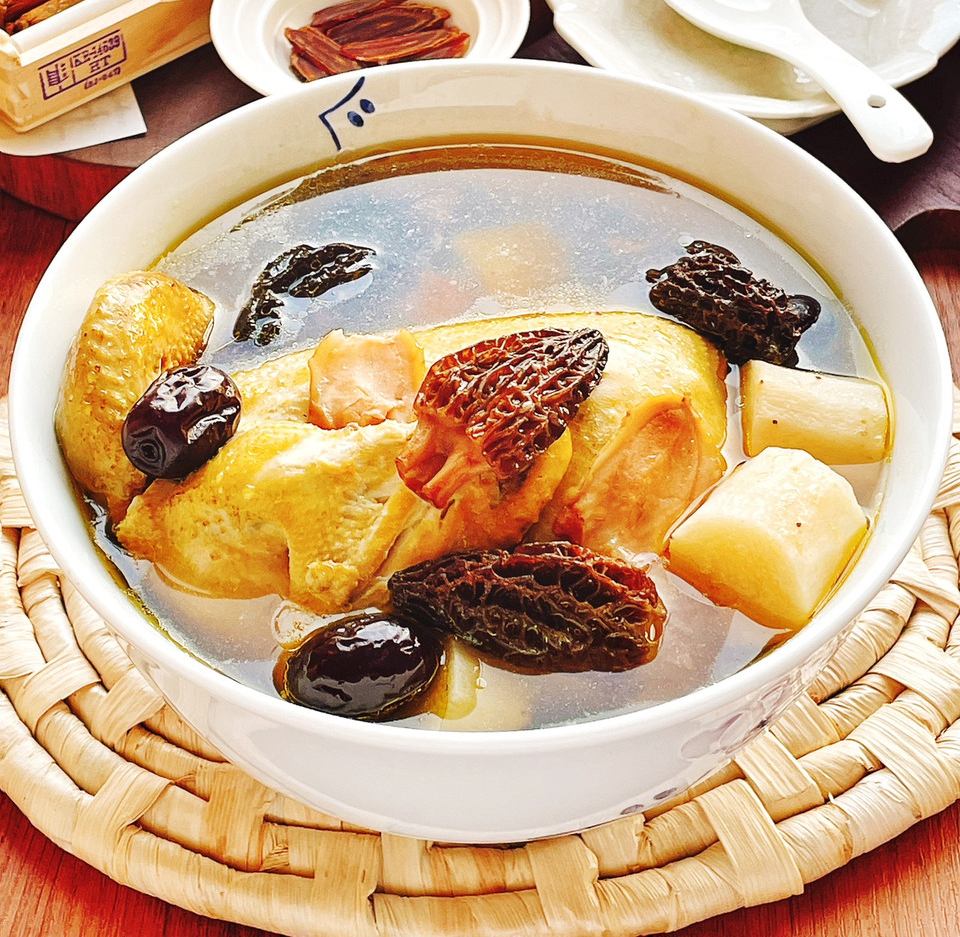 高丽参羊肚菌山药鸡汤