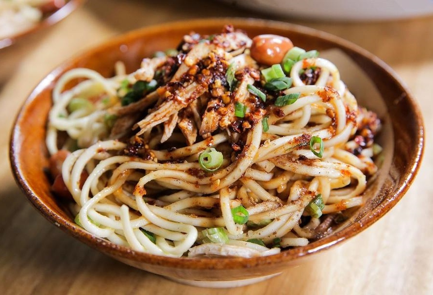 【鸡丝凉面】都怪四川这碗面，让人忘了把肥减！