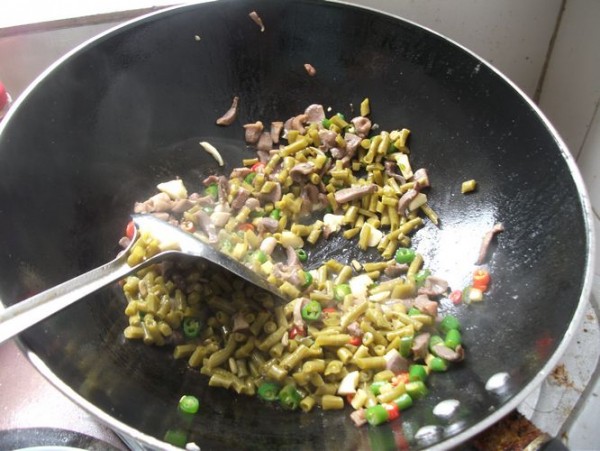 香辣酸豆角爆炒鸡胗KR.jpg