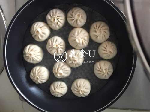 美味多汁生煎包