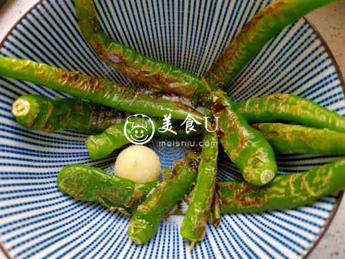 湘菜擂辣椒皮蛋茄子