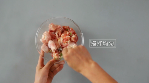 酱香浓郁的开胃鲁菜，三步学会秘制酱焖鸡