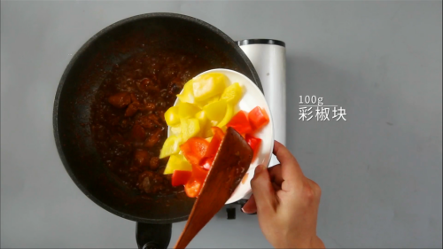 酱香浓郁的开胃鲁菜，三步学会秘制酱焖鸡