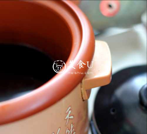 冬季滋补肝肾养生粥：【紫米核桃红枣甜粥】