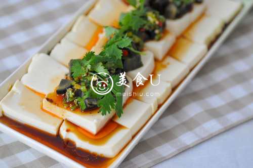 皮蛋拌豆腐