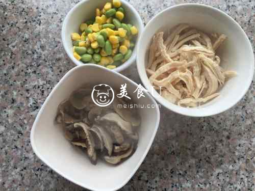 香菇鸡肉粥