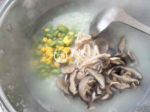 香菇鸡肉粥