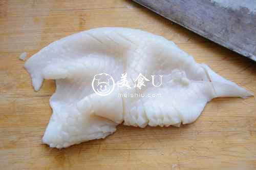 鱿鱼卷爆炒洋葱青辣椒 色香味俱全的快手家常菜