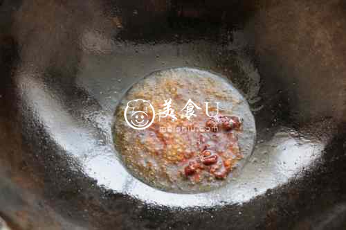 鱿鱼卷爆炒洋葱青辣椒 色香味俱全的快手家常菜