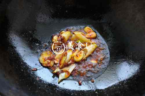 鱿鱼卷爆炒洋葱青辣椒 色香味俱全的快手家常菜