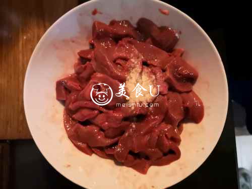 抗霾清肺～洋葱青椒炒猪肝