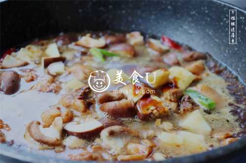 黄焖鸡米饭