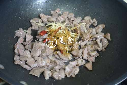 凝聚家的味道的羊肉手抓饭