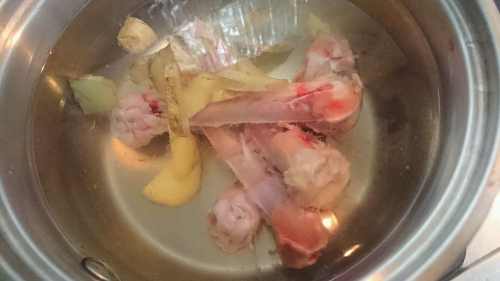 泰国菜：椰香烤鸡腿肉「佐」烤肉蘸汁～附甜醋汁做法