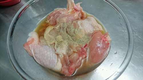 泰国菜：椰香烤鸡腿肉「佐」烤肉蘸汁～附甜醋汁做法