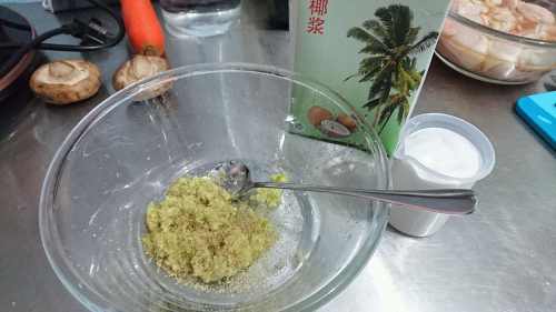 泰国菜：椰香烤鸡腿肉「佐」烤肉蘸汁～附甜醋汁做法