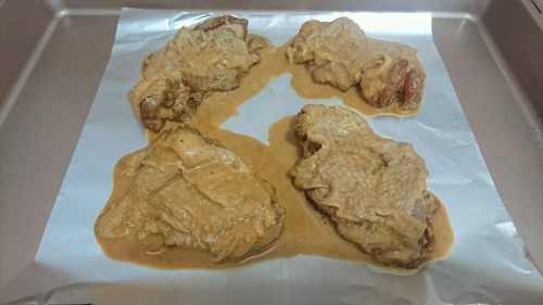 泰国菜：椰香烤鸡腿肉「佐」烤肉蘸汁～附甜醋汁做法