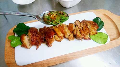 泰国菜：椰香烤鸡腿肉「佐」烤肉蘸汁～附甜醋汁做法