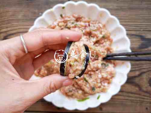 川菜鱼香茄饼，做法简单，口味老少皆宜