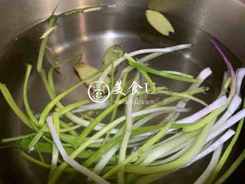 粤式白切鸡（粤菜师傅的做法）