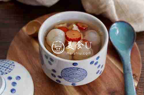 红枣龙眼马蹄甜汤