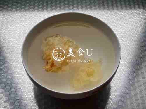 冰糖银耳雪梨汤