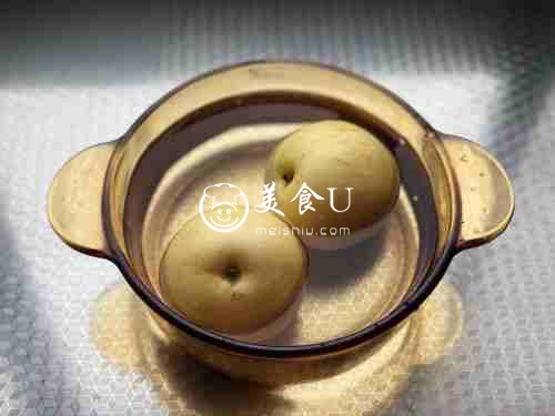 冰糖银耳雪梨汤