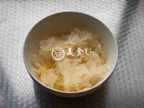冰糖银耳雪梨汤