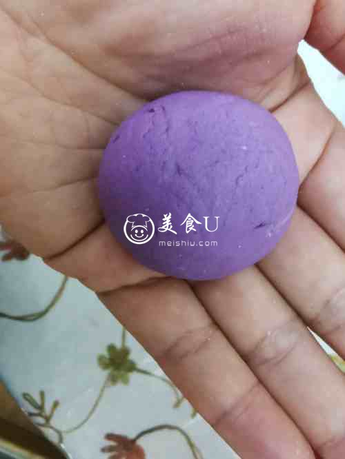 紫薯芝麻汤圆