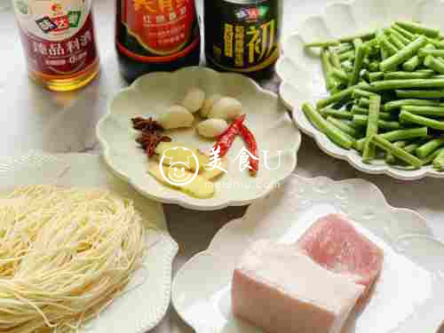立夏特色美食-豆角焖面