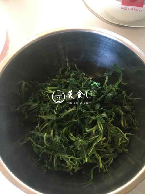 凉拌苦菜