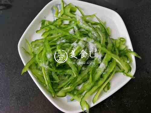 青梅酒拌苦瓜