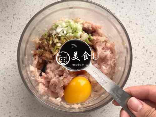 #夏日消暑，非它莫属#皮薄馅大巨好吃的猪肉虾仁馄饨