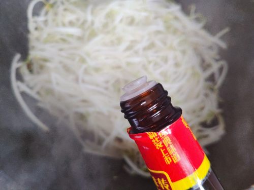 减肥轻身就吃它~醋溜绿豆芽