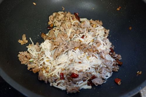 金针羊肉卷