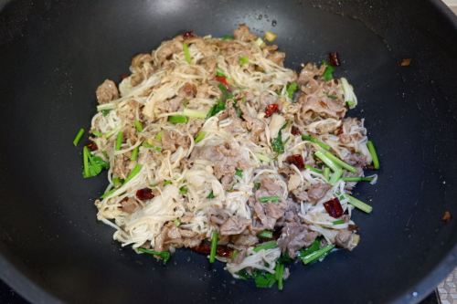 金针羊肉卷