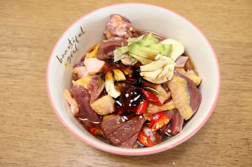 浓香入味的胡萝卜土豆焖鸭肉