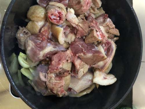 鸭肉这样做，口味惹人爱:啤酒烧鸭