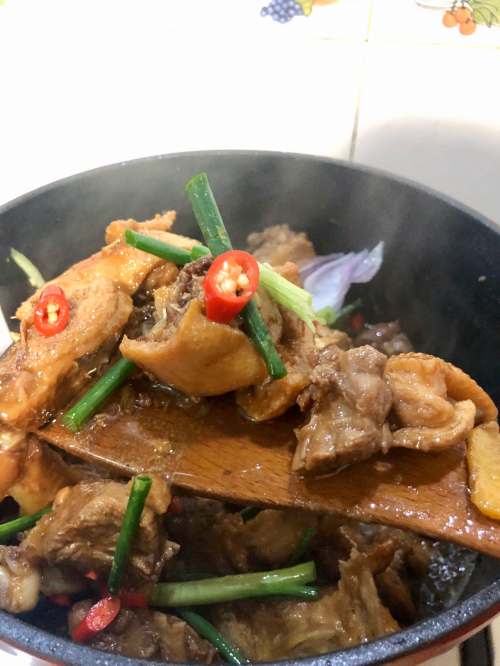 鸭肉这样做，口味惹人爱:啤酒烧鸭