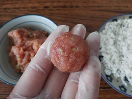 珍珠糯米丸子
